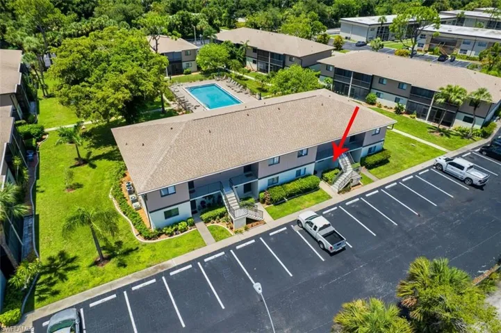 Birds eye view of property