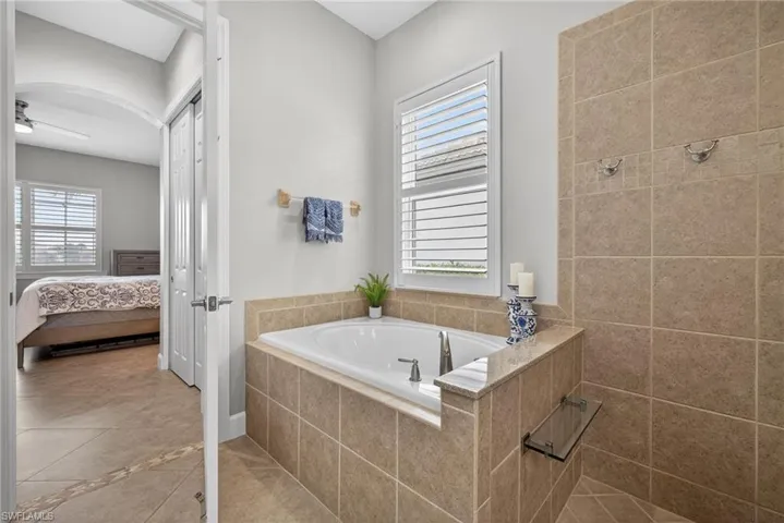 5709  Calmar Breeze  LN, Fort Myers, FL 33908