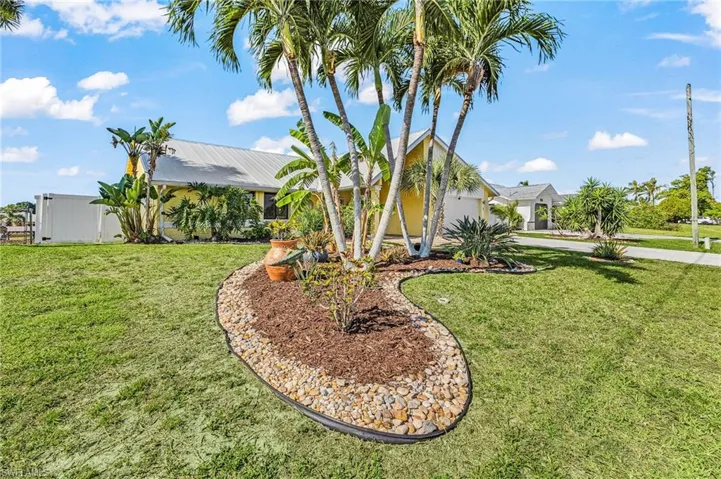 920 SE 33rd  ST, Cape Coral, FL 33904