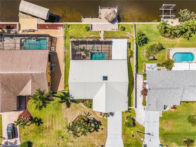920 SE 33rd  ST, Cape Coral, FL 33904