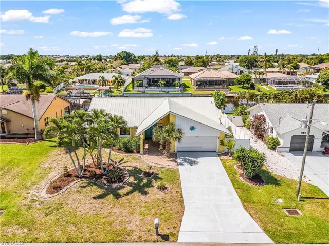 920 SE 33rd  ST, Cape Coral, FL 33904