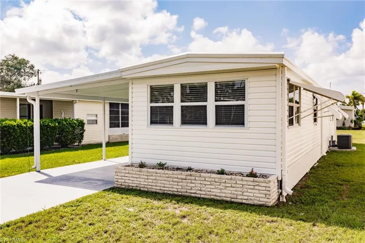 9806  Sugarberry  WAY, Fort Myers, FL 33905