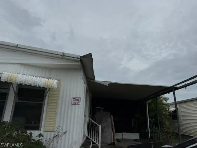View of home's exterior
