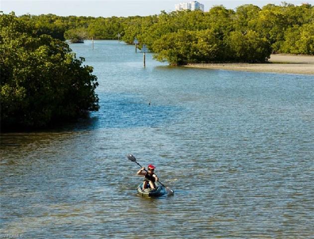 YES! There are kayaks available to sign out!