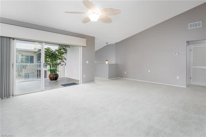 Vaulted Ceiling!!
