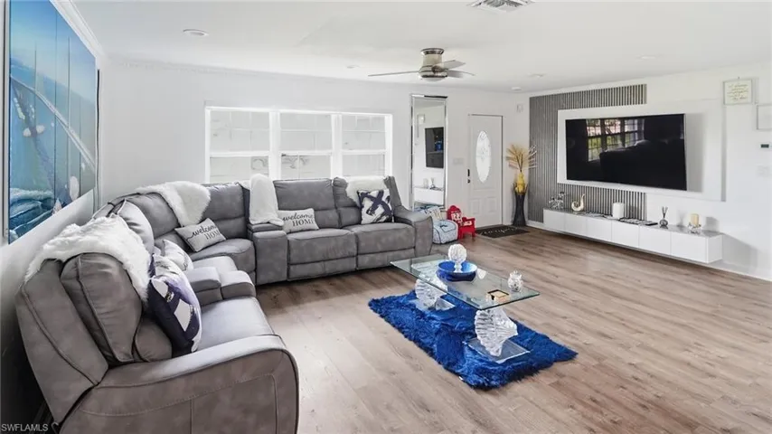 208 Daleview Ave, Lehigh Acres, Florida 33936
