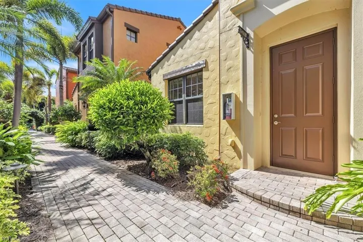 8957 Malibu St 503, Naples, Florida 34113