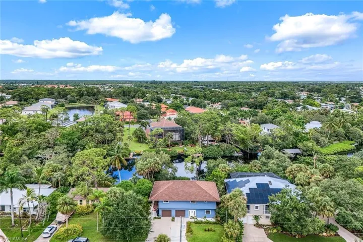 Located minutes to Downtown Bonita Springs, you will LOVE it here!