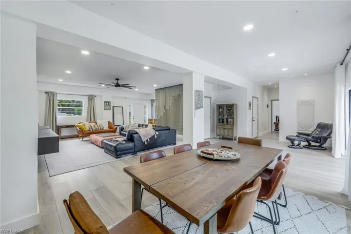 Additional dining area - perfect for formal occasions.