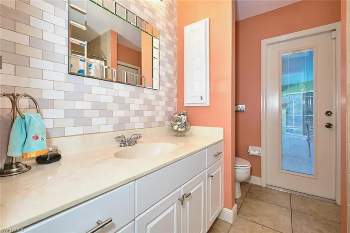 Guest Bath/Pool Bath