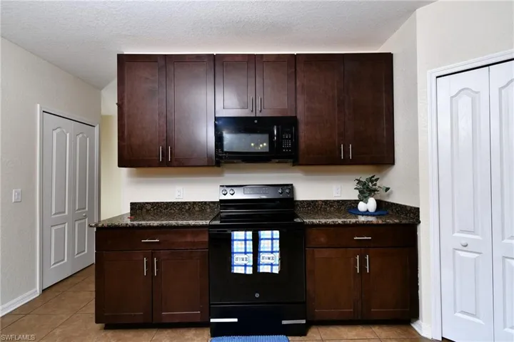 1913 Sw 26th Ter, Cape Coral, Florida 33914