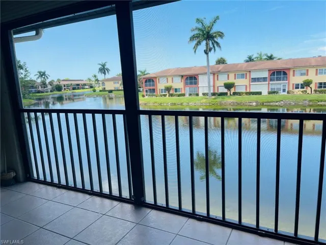 Lanai featuring a west facing lake view