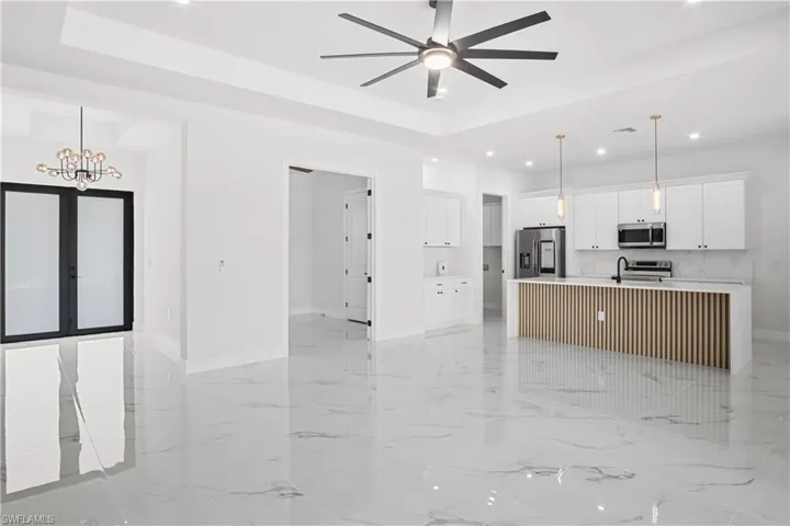 467 Ne 5th Ave, Cape Coral, Florida 33909