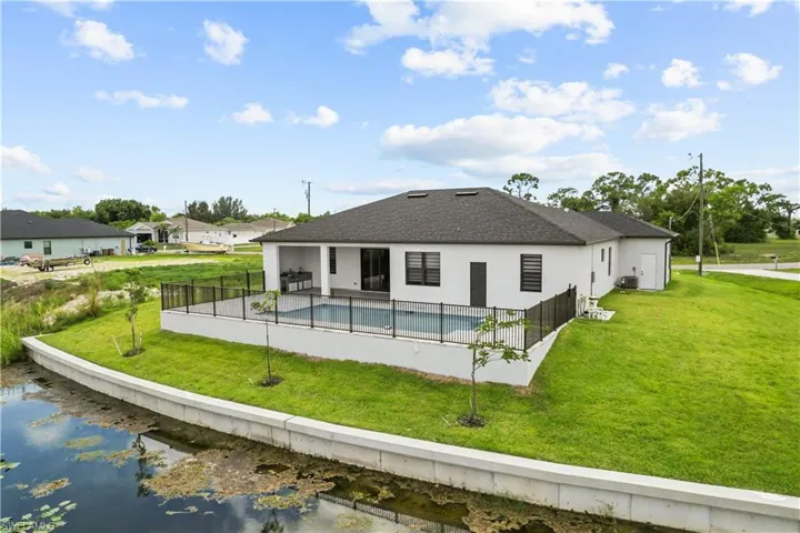 467 Ne 5th Ave, Cape Coral, Florida 33909