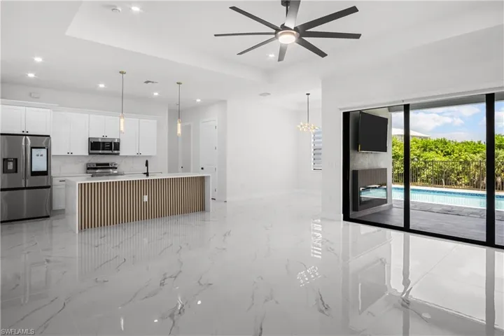 467 Ne 5th Ave, Cape Coral, Florida 33909