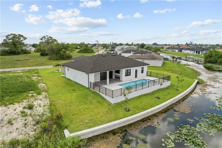 467 Ne 5th Ave, Cape Coral, Florida 33909