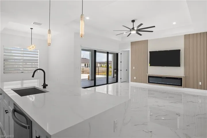 467 Ne 5th Ave, Cape Coral, Florida 33909