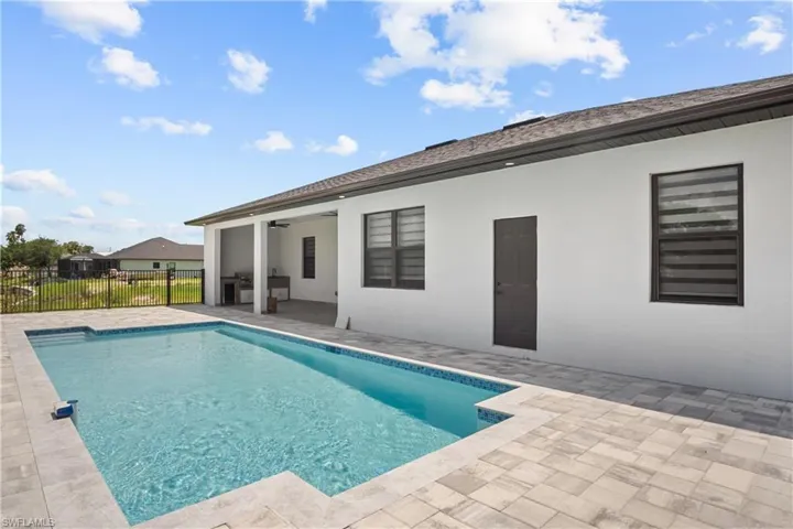 467 Ne 5th Ave, Cape Coral, Florida 33909
