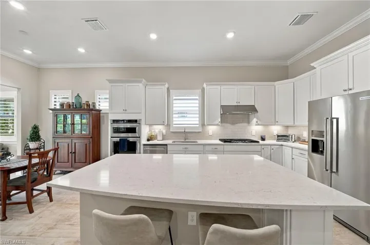 9724 Everglades Dr, Naples, Florida 34120