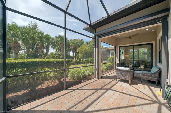 9724 Everglades Dr, Naples, Florida 34120