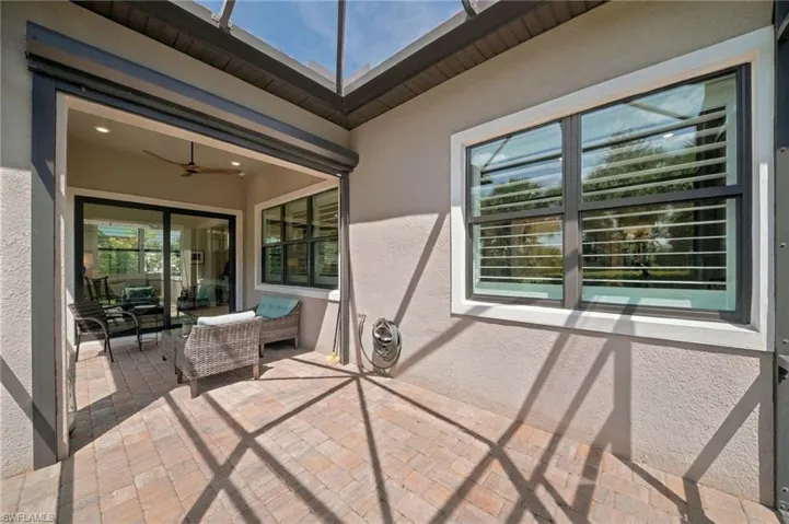 9724 Everglades Dr, Naples, Florida 34120