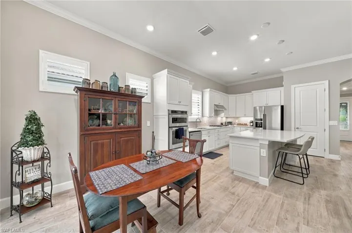 9724 Everglades Dr, Naples, Florida 34120