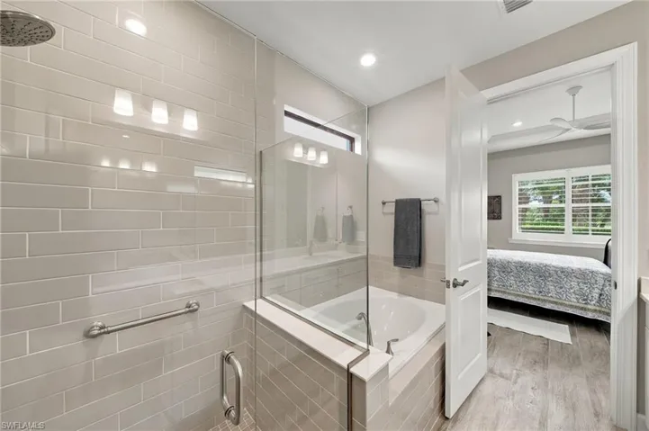 9724 Everglades Dr, Naples, Florida 34120