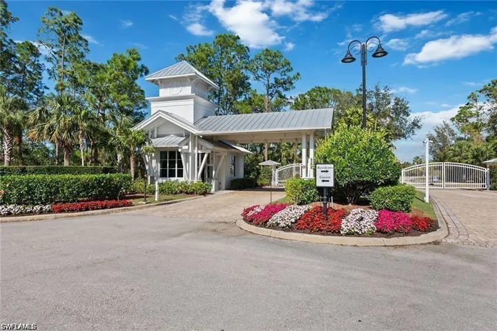 9724 Everglades Dr, Naples, Florida 34120