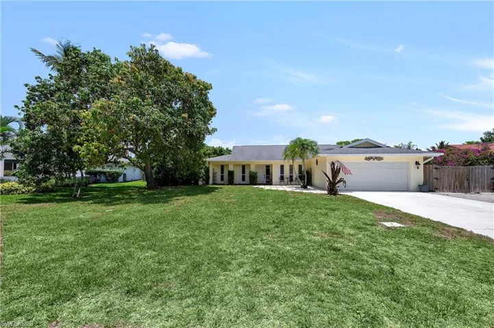 639 Pompano Dr, Naples, Florida 34110