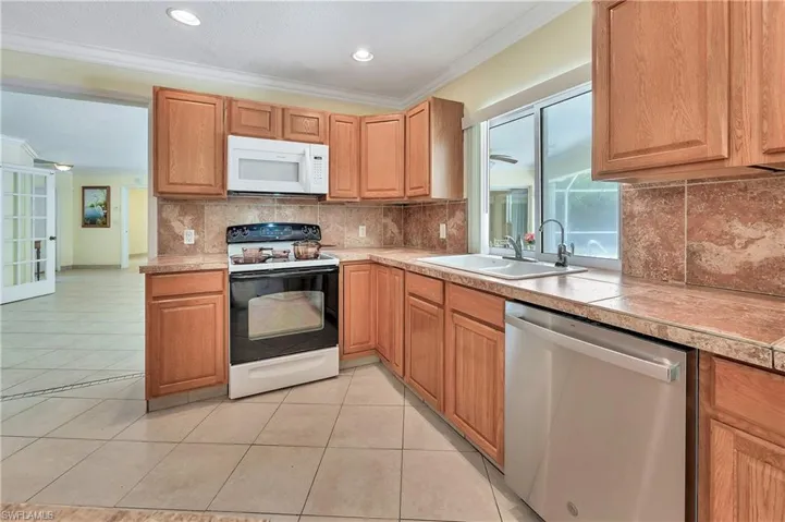639 Pompano Dr, Naples, Florida 34110