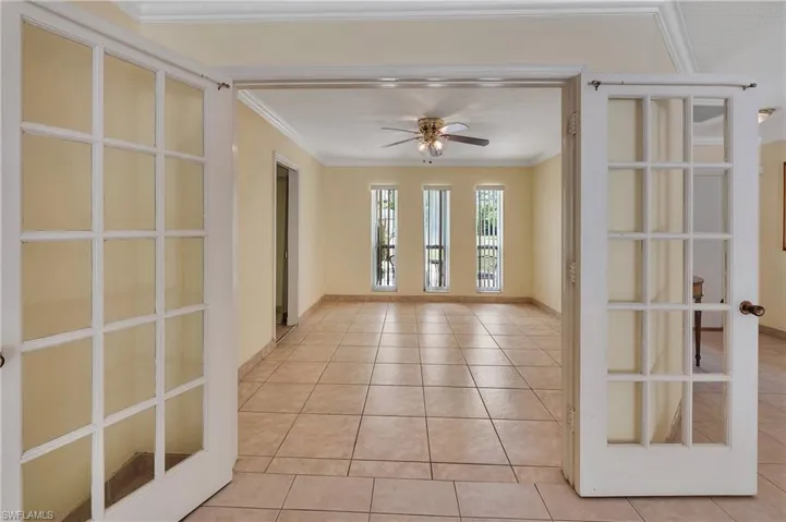 639 Pompano Dr, Naples, Florida 34110
