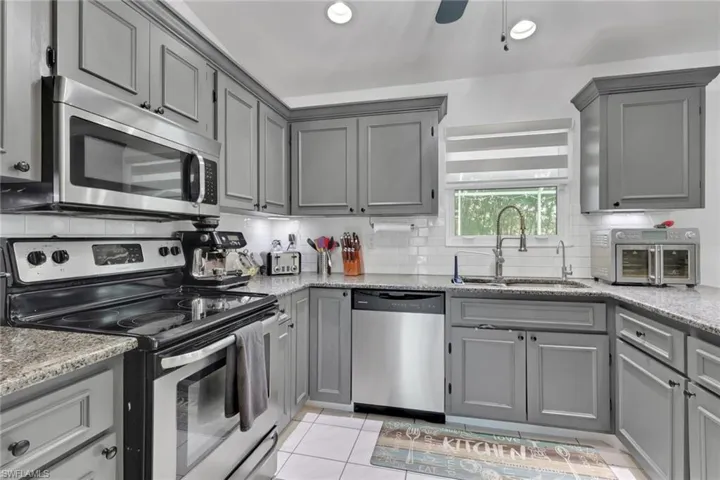 8341 Cardinal Rd, Fort Myers, Florida 33967