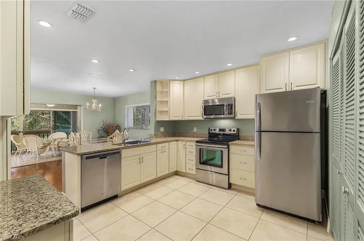 1731  Golf Club  DR, North Fort Myers, FL 33903