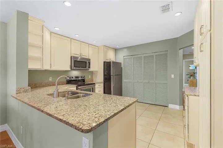1731  Golf Club  DR, North Fort Myers, FL 33903
