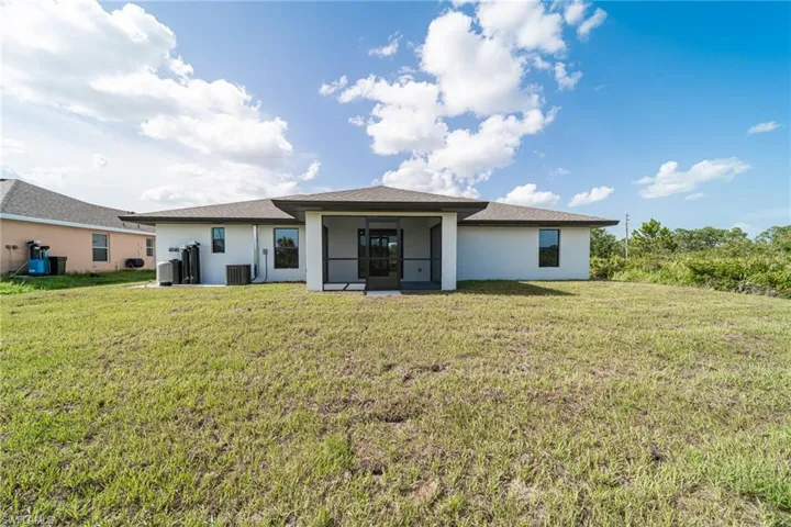 2713  72nd W ST, Lehigh Acres, FL 33971
