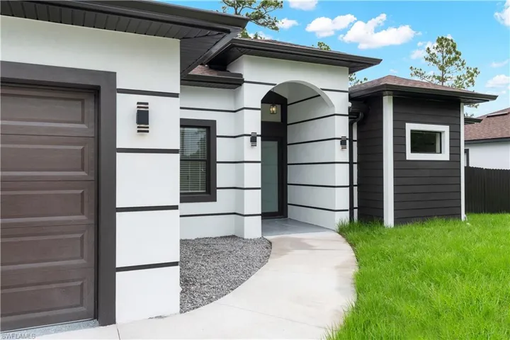 1047 Merry St E, Lehigh Acres, Florida 33974