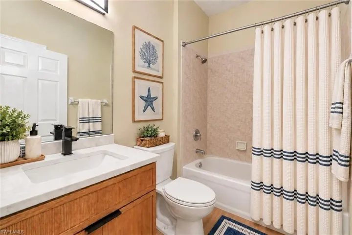 Main House Bathroom (virtually staged)