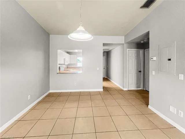 1321 Se 8th Ave 5, Cape Coral, Florida 33990