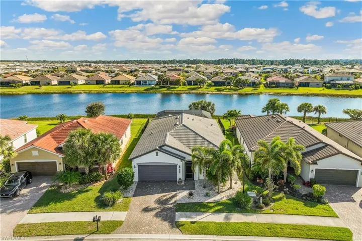 Fantastic Lakefront Views!