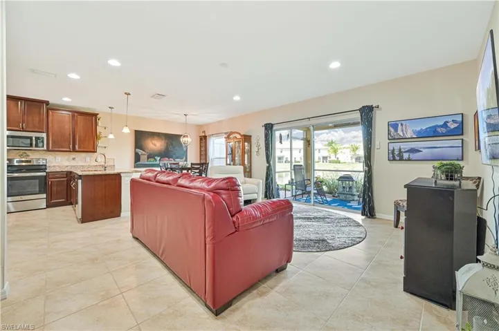 3889  Tilbor  CIR, Fort Myers, FL 33916