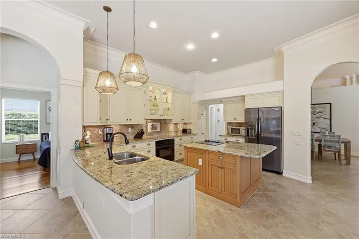 13360 Bridgeford Ave, Bonita Springs, Florida 34135