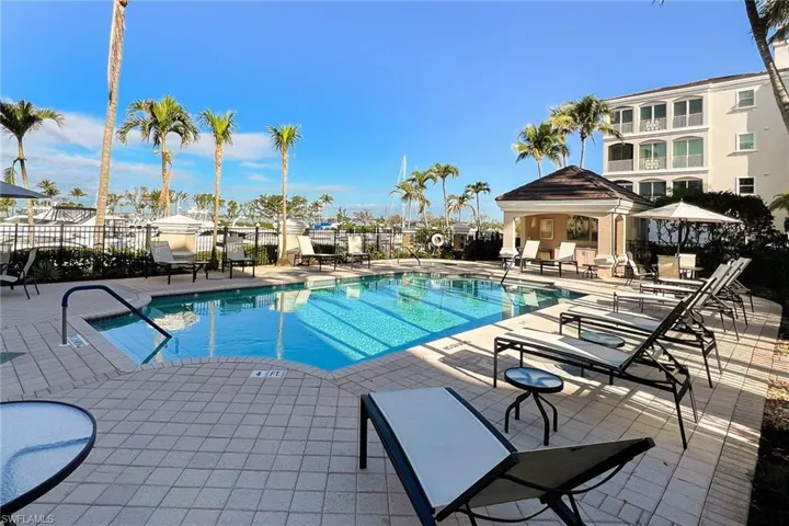 Community Pool - Spa