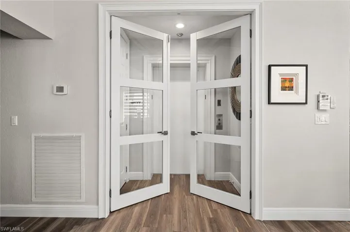 18C Foyer
