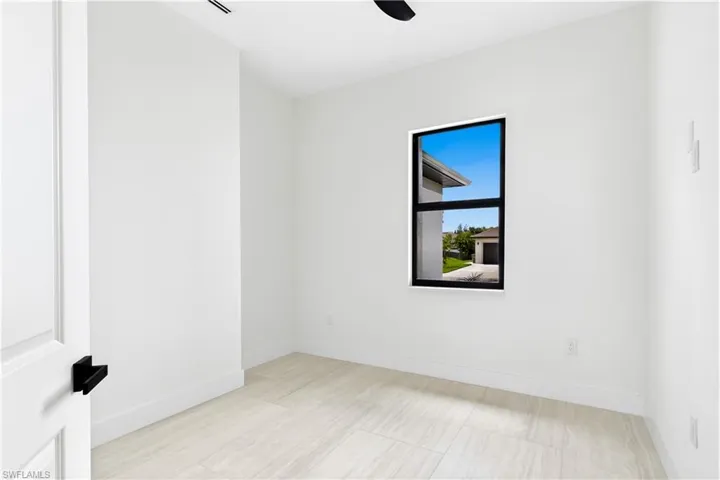 2251 Sw 2nd Ter, Cape Coral, Florida 33991