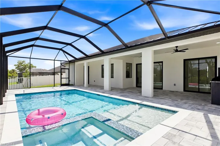 2251 Sw 2nd Ter, Cape Coral, Florida 33991