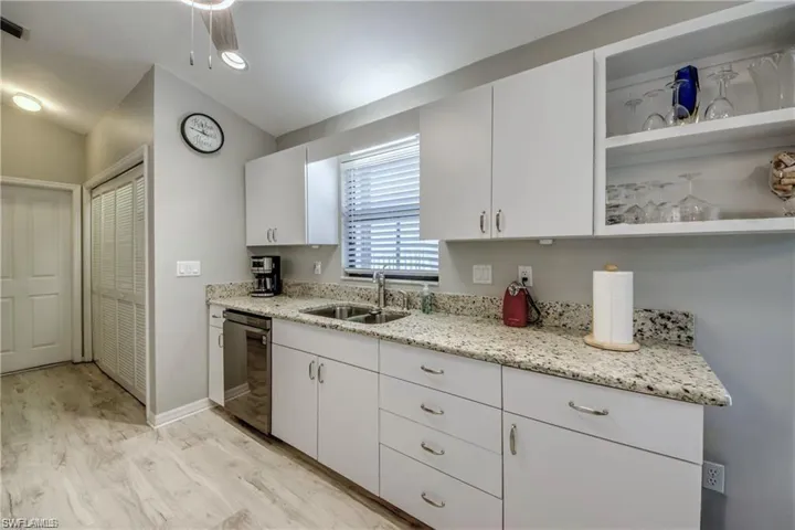 Beautifully updated kitchen area