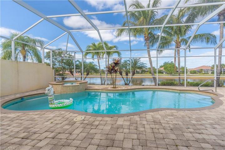 8506 Deimille CT, NAPLES FL 34114