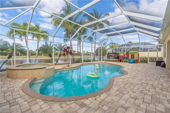 8506 Deimille CT, NAPLES FL 34114