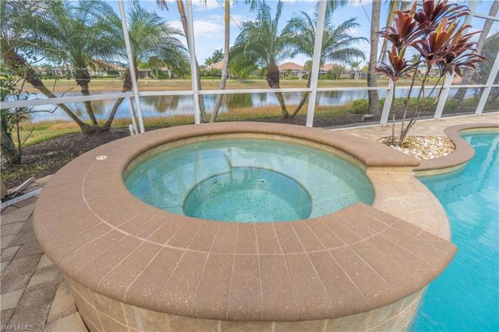 8506 Deimille CT, NAPLES FL 34114