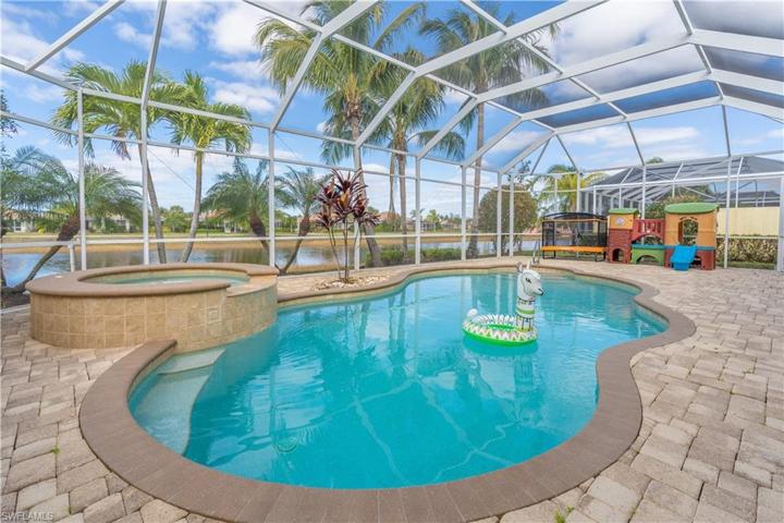 8506 Deimille CT, NAPLES FL 34114
